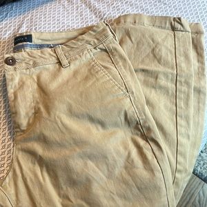 Aeropostale skinny khaki pants 31/32